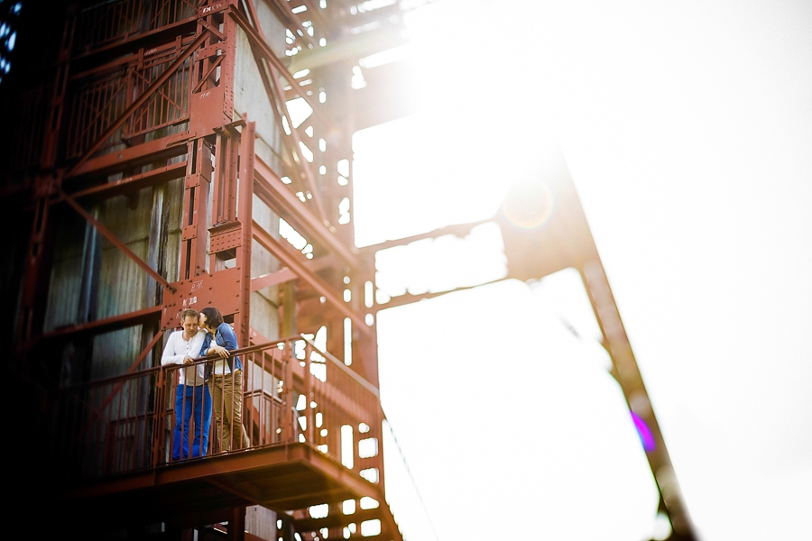 engagementshooting-engagement-essen-zeche-zollverein-duesseldorf-aachen-koeln-heinsberg-niederlande-paarfotos-hochzeitsfotografin_026